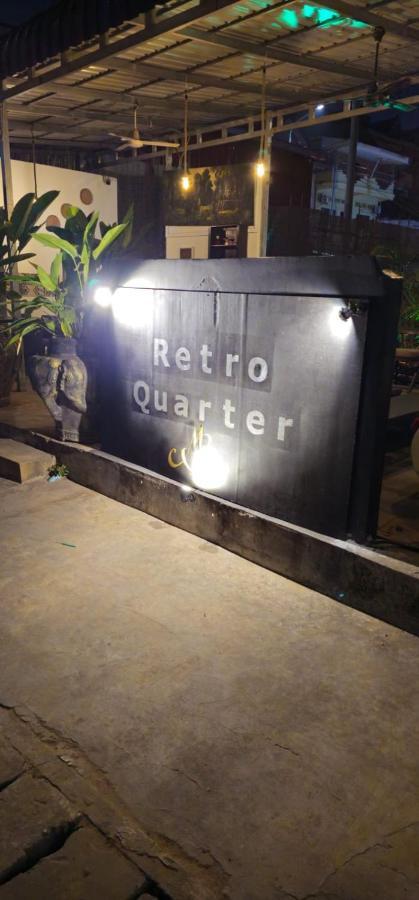 Retro Quarter Mb Hostel Siem Reap Bagian luar foto